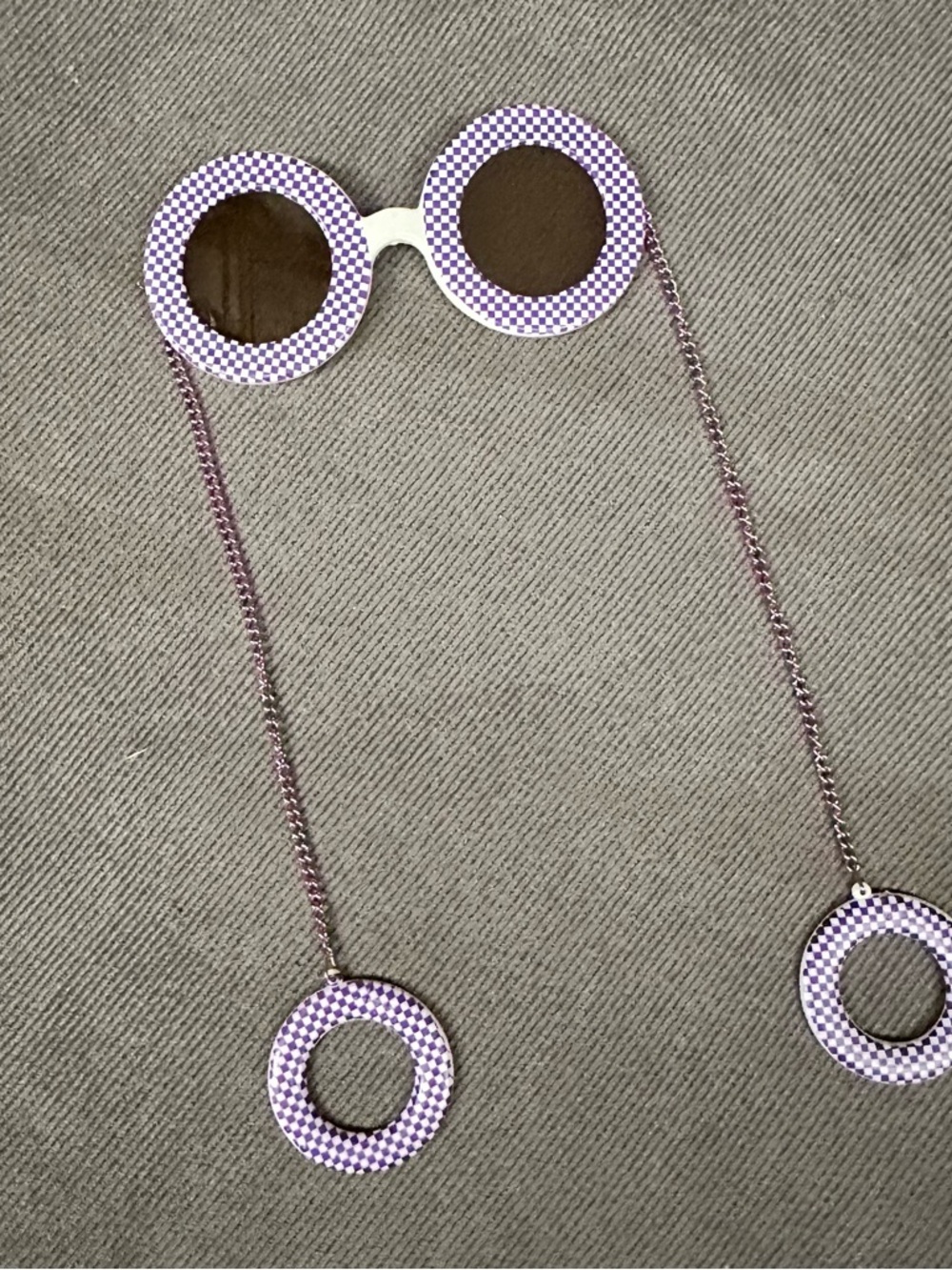 Vintage Round Sunglasses Dangle Earrings Chain  ‘80s Novelty Women’s Plastic